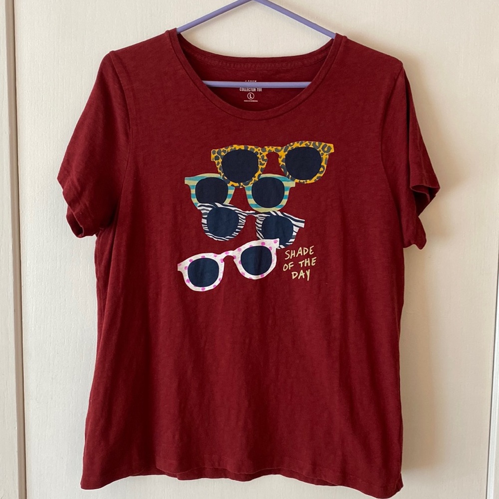 Jcrew factory maroon novelty tshirt